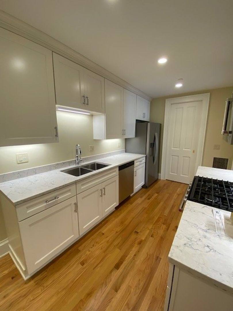 Apartment for rent at 414-416 State St, Erie, PA 16507