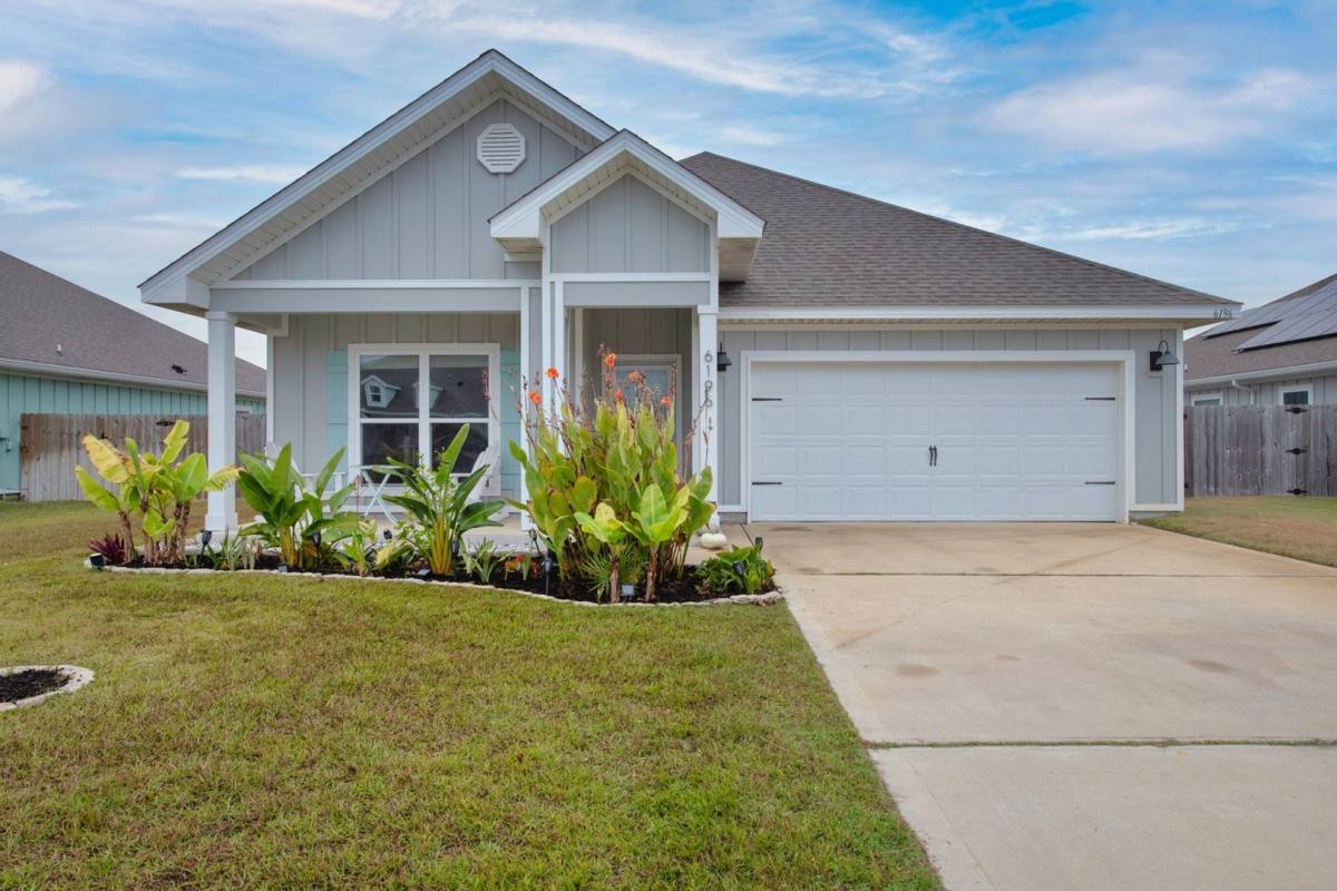 House for rent at 6196 Jenks Dr, Gulf Breeze, FL 32563