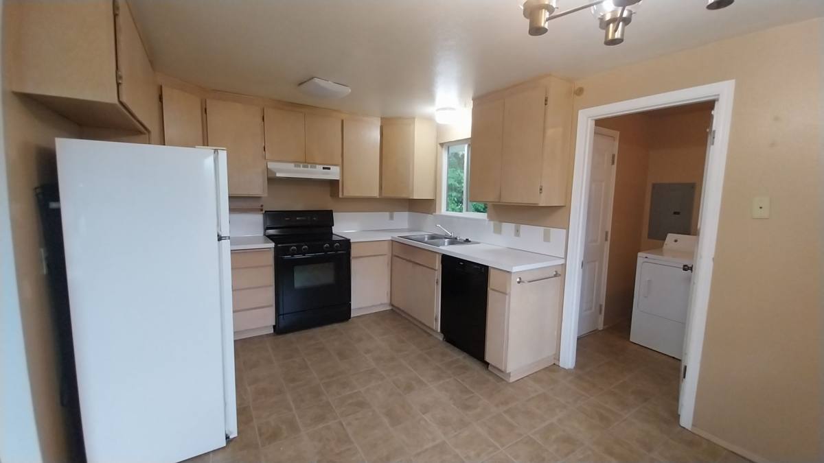 House for rent at 14104 11th Ave SW, Seattle, WA 98166