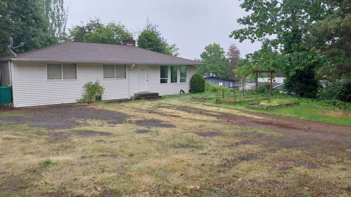 House for rent at 14104 11th Ave SW, Seattle, WA 98166
