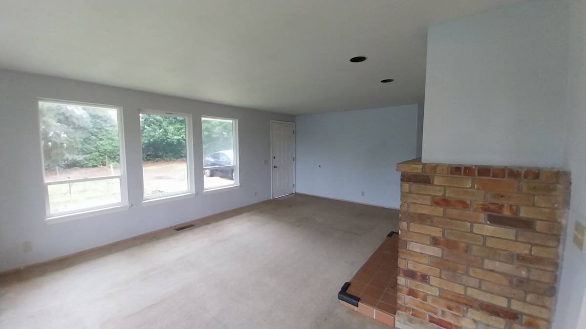 House for rent at 14104 11th Ave SW, Seattle, WA 98166