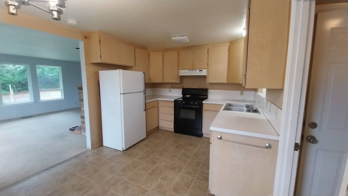 House for rent at 14104 11th Ave SW, Seattle, WA 98166