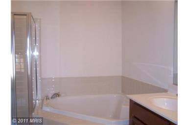 Townhouse for rent at 21929 Bayard Terrace, Ashburn, VA 20148