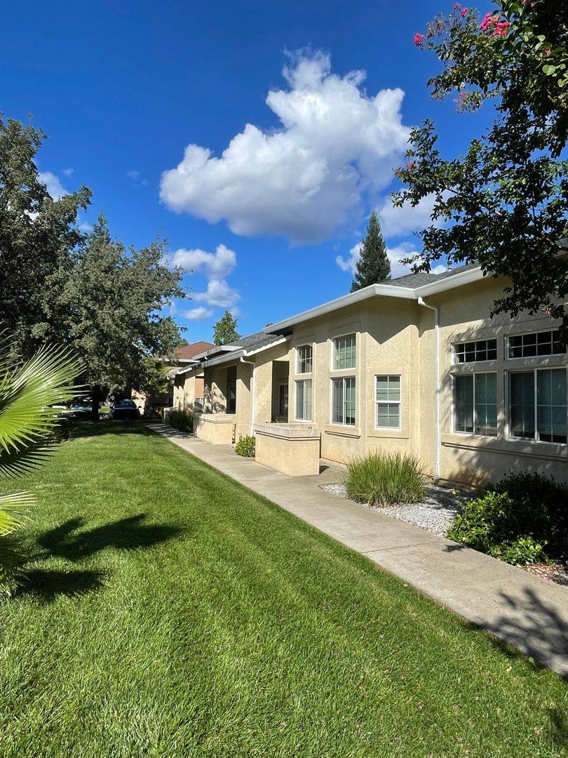 Townhouse for rent at 1278 Mighty Oak Lane, Redding, CA 96002