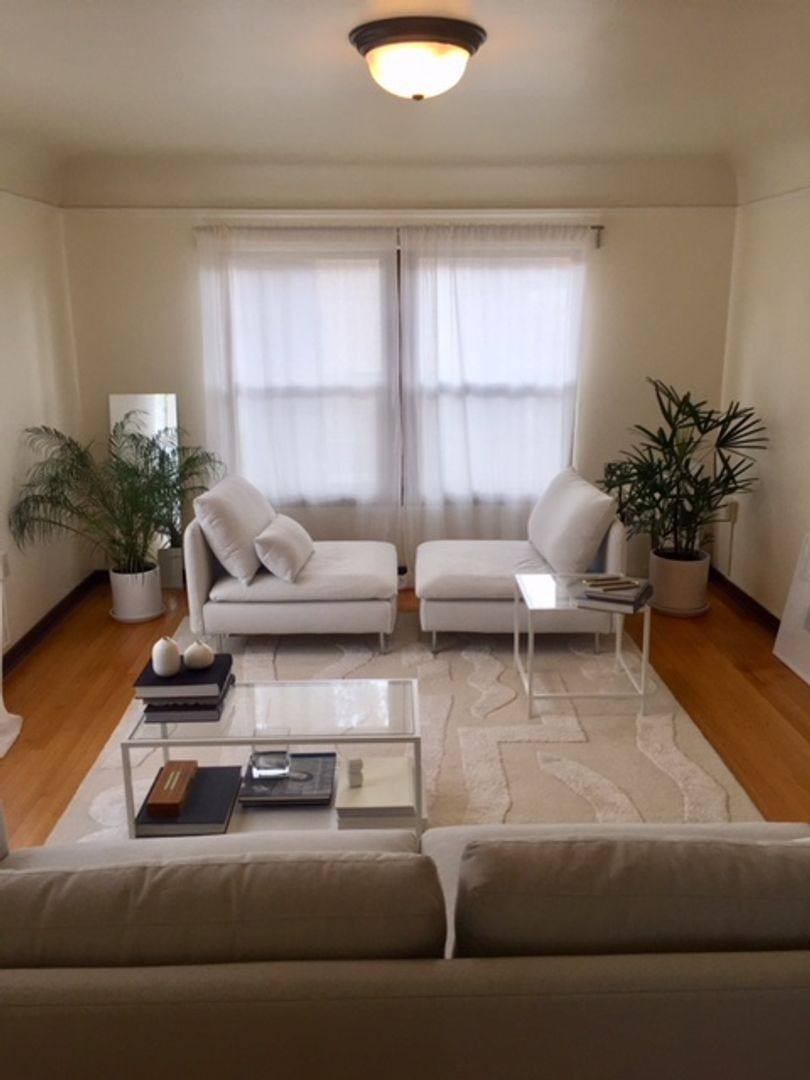 Apartment for rent at 615 14th Ave E, Seattle, WA 98112