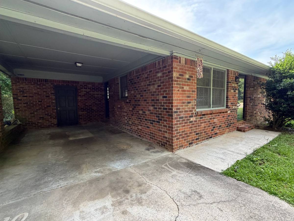 Apartment for rent at 348 Donahoo Rd, Silver Creek, GA 30173