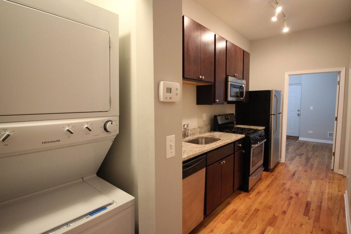 Apartment for rent at 3001 W Lawrence, Chicago, IL 60625
