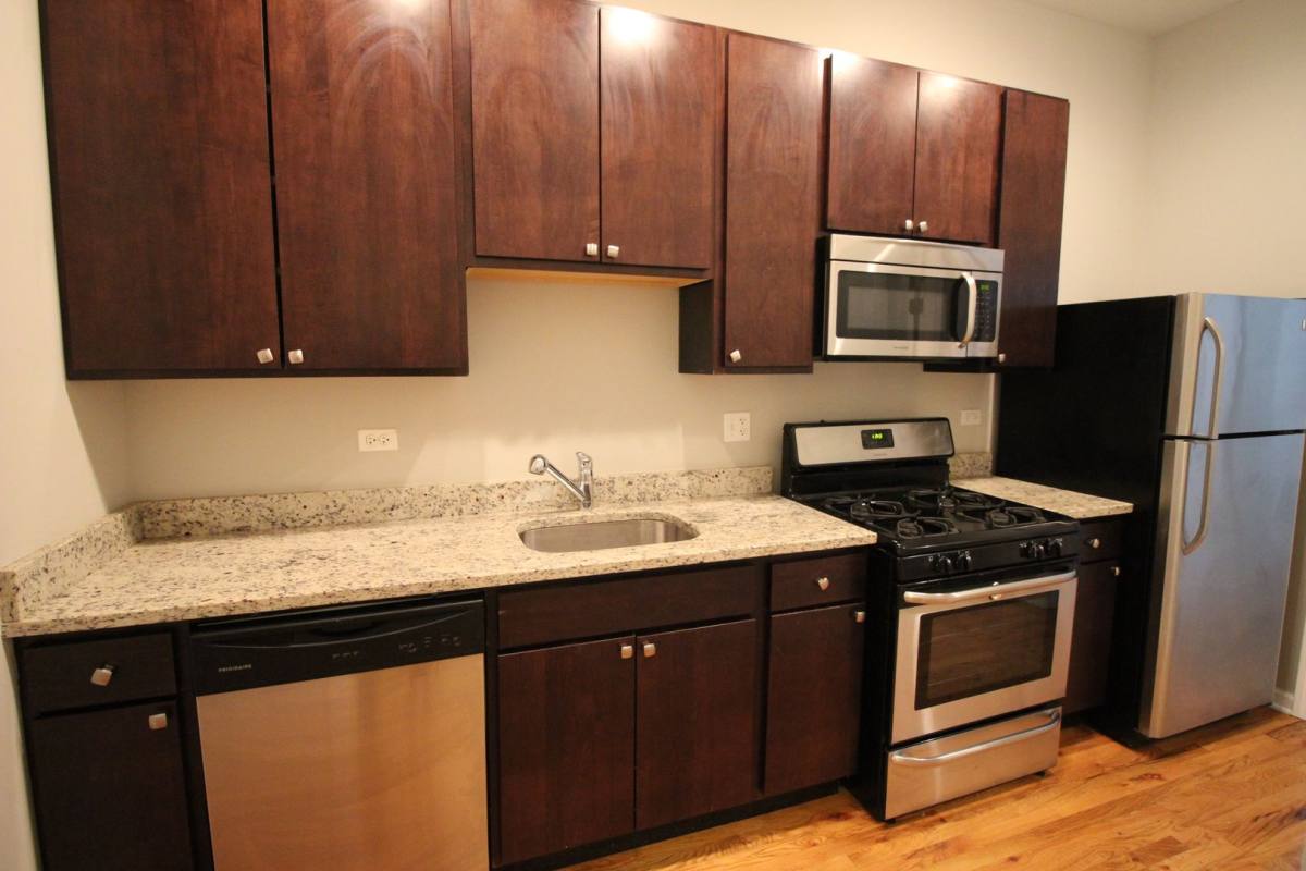 Apartment for rent at 3001 W Lawrence, Chicago, IL 60625