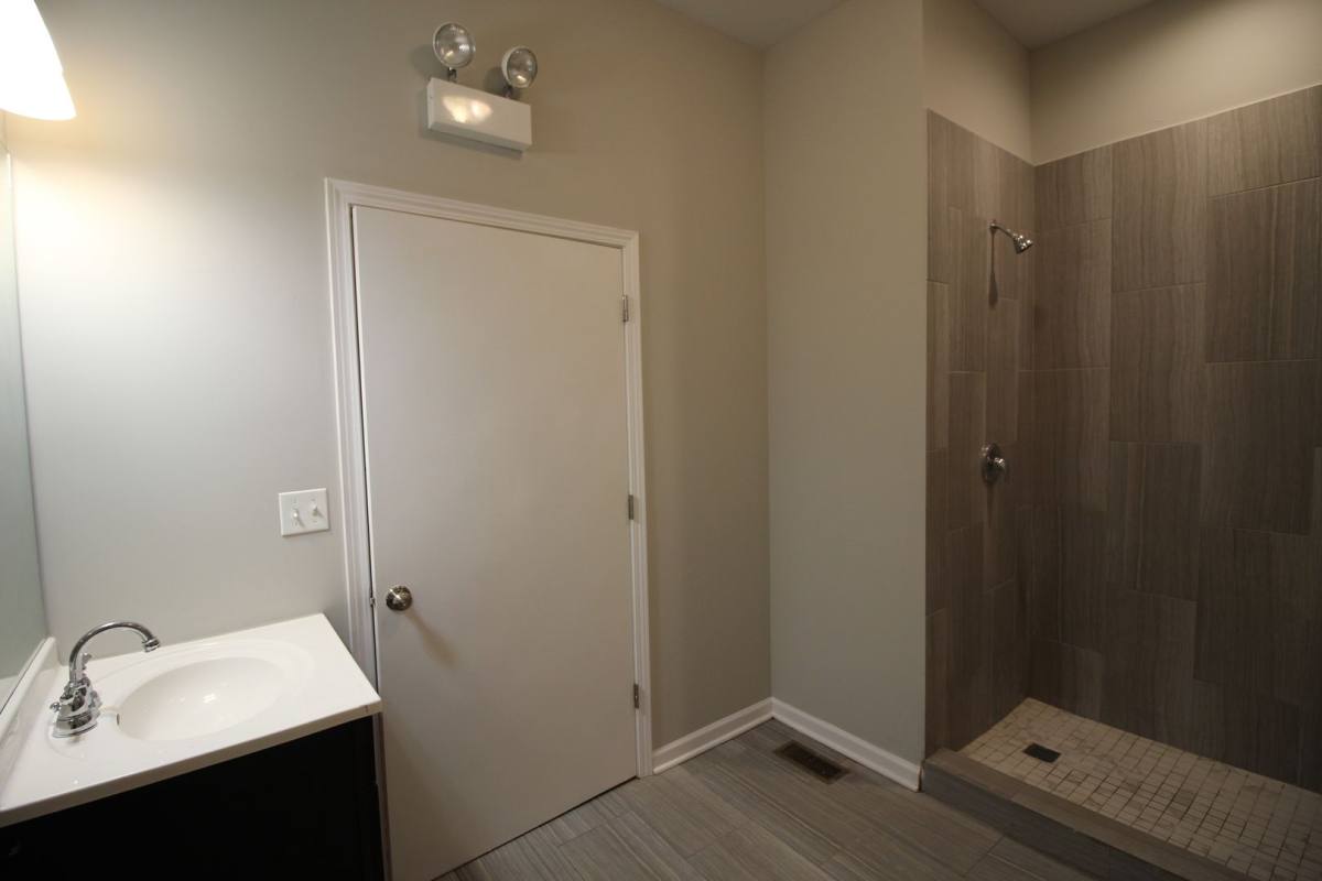 Apartment for rent at 3001 W Lawrence, Chicago, IL 60625