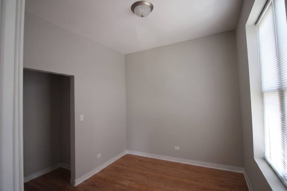 Apartment for rent at 4200-08 N Milwaukee Ave 4948-52 Berteau, Chicago, IL 60641