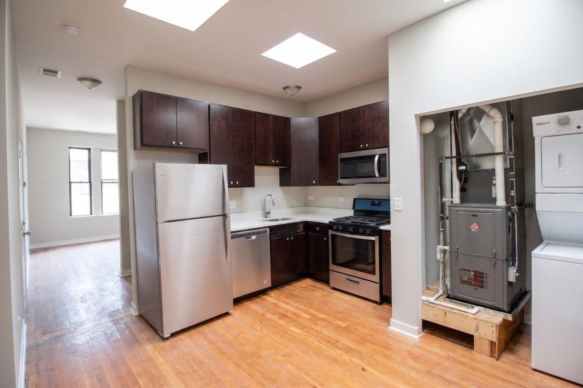 Apartment for rent at 4200-08 N Milwaukee Ave 4948-52 Berteau, Chicago, IL 60641