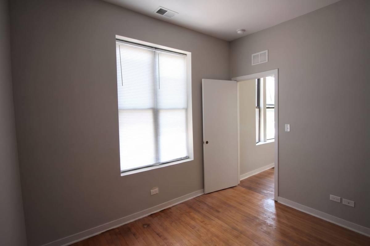 Apartment for rent at 4200-08 N Milwaukee Ave 4948-52 Berteau, Chicago, IL 60641