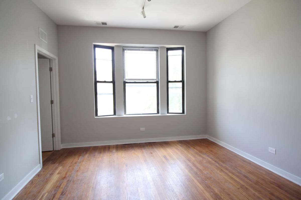 Apartment for rent at 4200-08 N Milwaukee Ave 4948-52 Berteau, Chicago, IL 60641