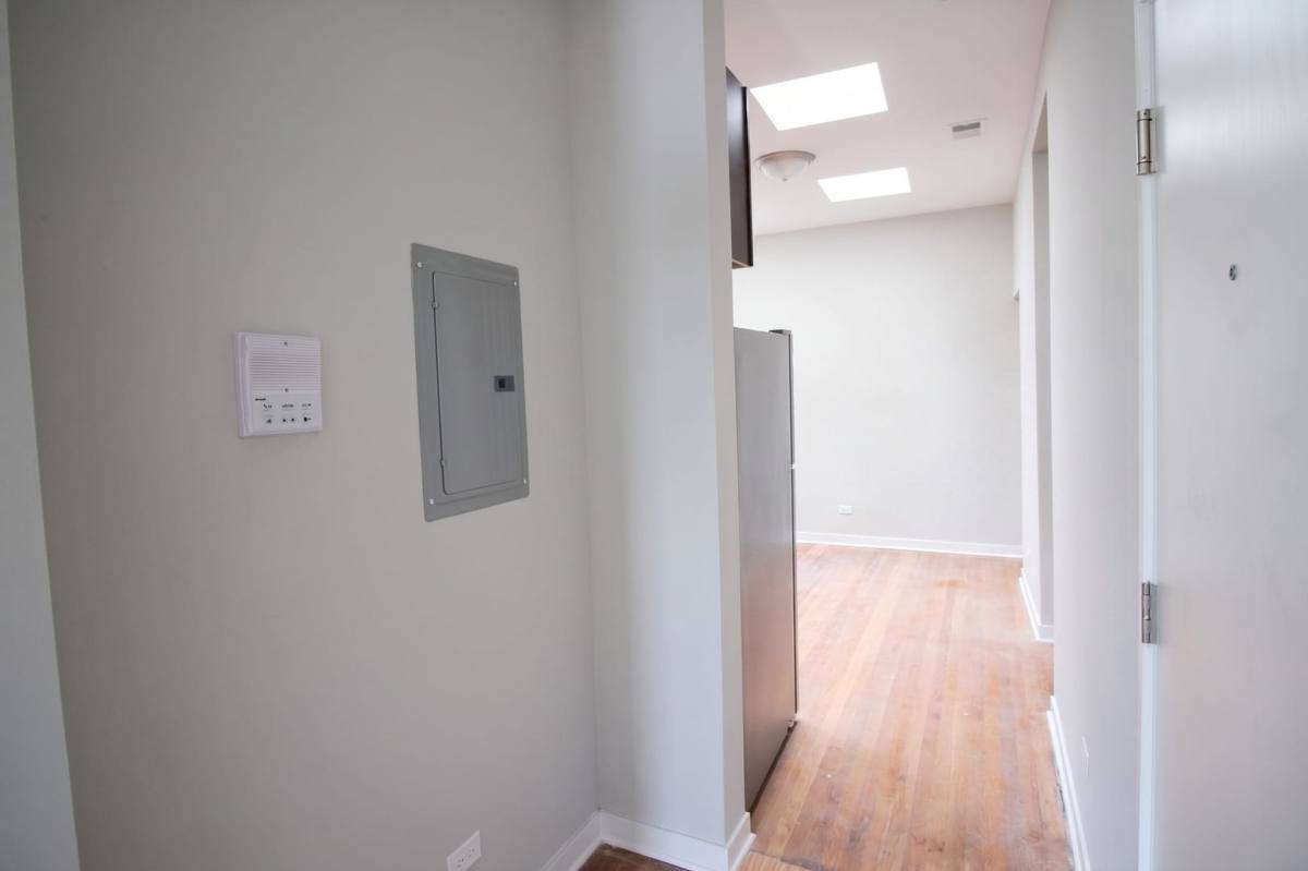 Apartment for rent at 4200-08 N Milwaukee Ave 4948-52 Berteau, Chicago, IL 60641