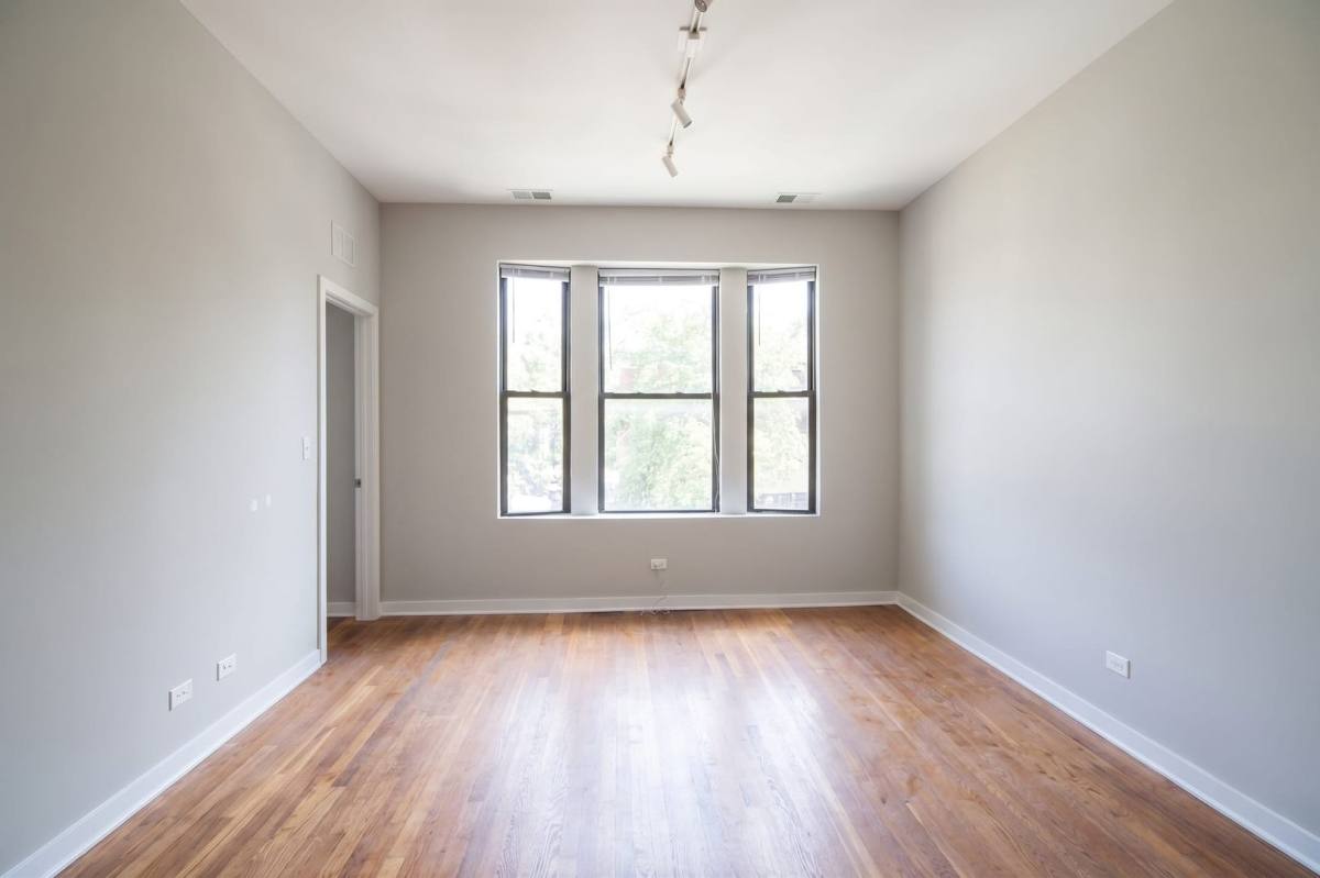 Apartment for rent at 4200-08 N Milwaukee Ave 4948-52 Berteau, Chicago, IL 60641