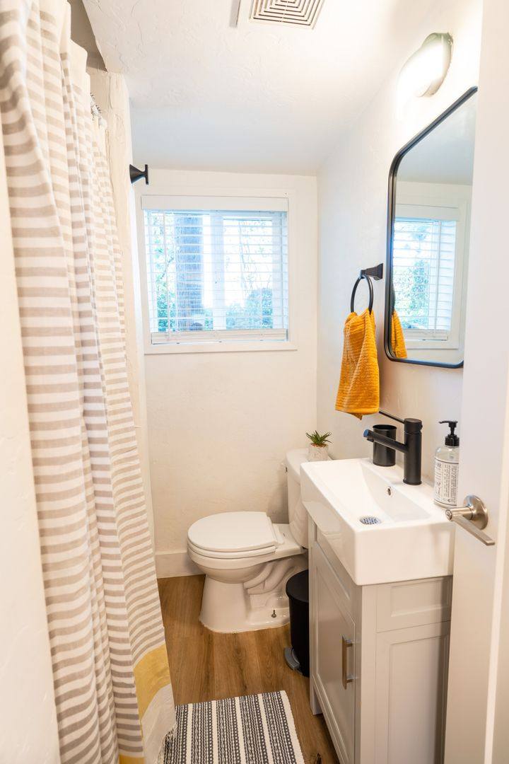 Apartment for rent at 633 N Market St, Redding, CA 96003