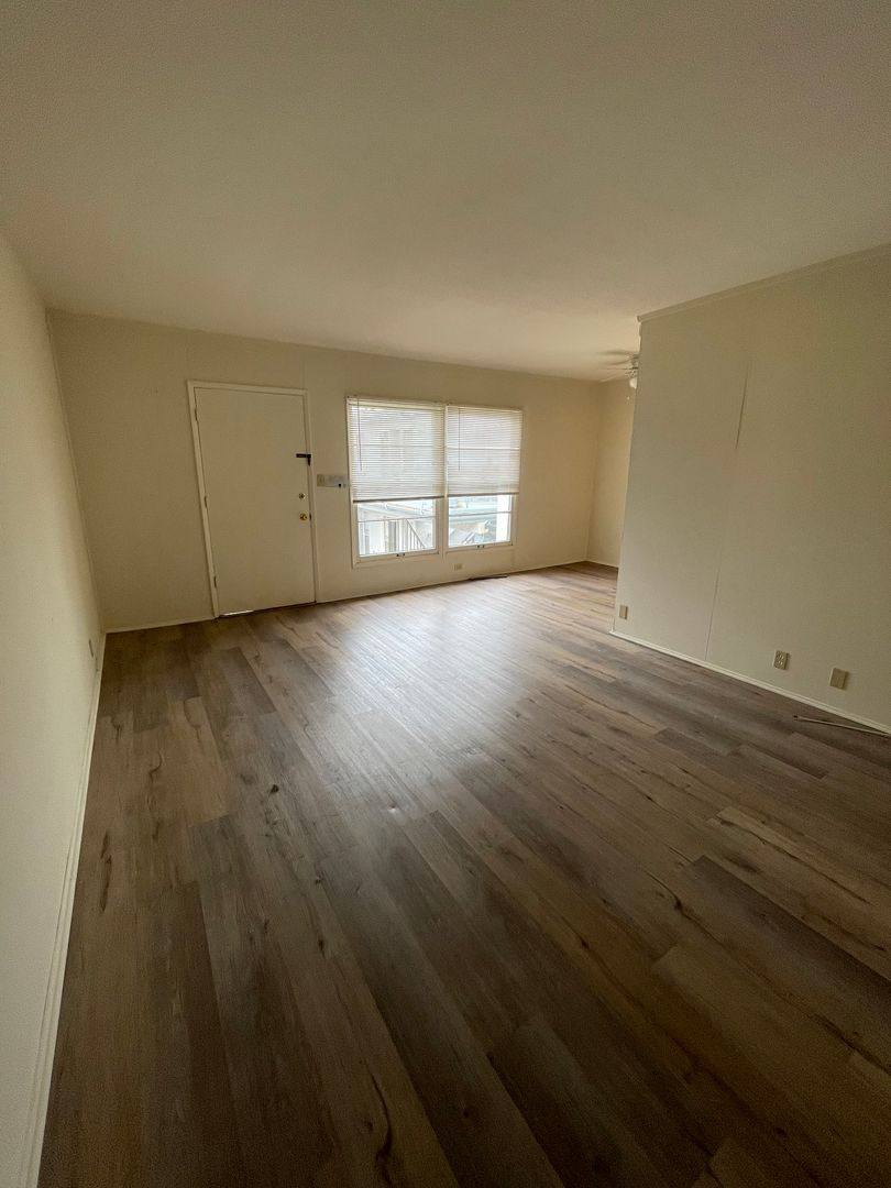 Apartment for rent at 234 Termino Ave, Long Beach, CA 90803