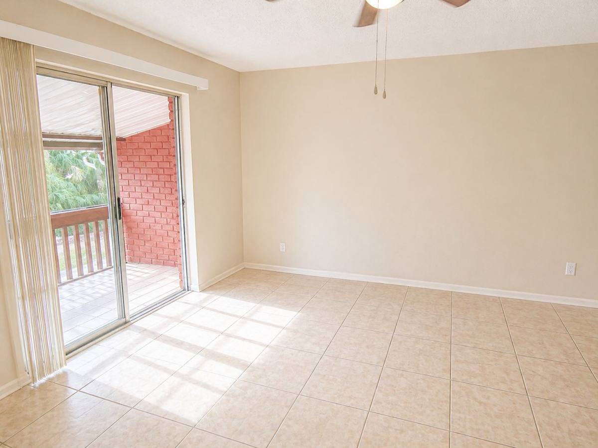 Condo for rent at 1044 82nd Terrace N, Saint Petersburg, FL 33702