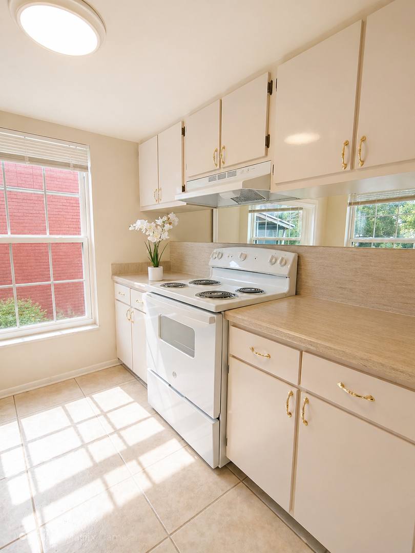 Condo for rent at 1044 82nd Terrace N, Saint Petersburg, FL 33702