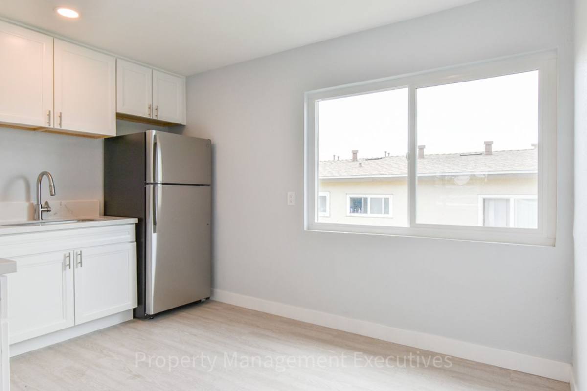 Apartment for rent at 4038 Winona Ave, San Diego, CA 92105