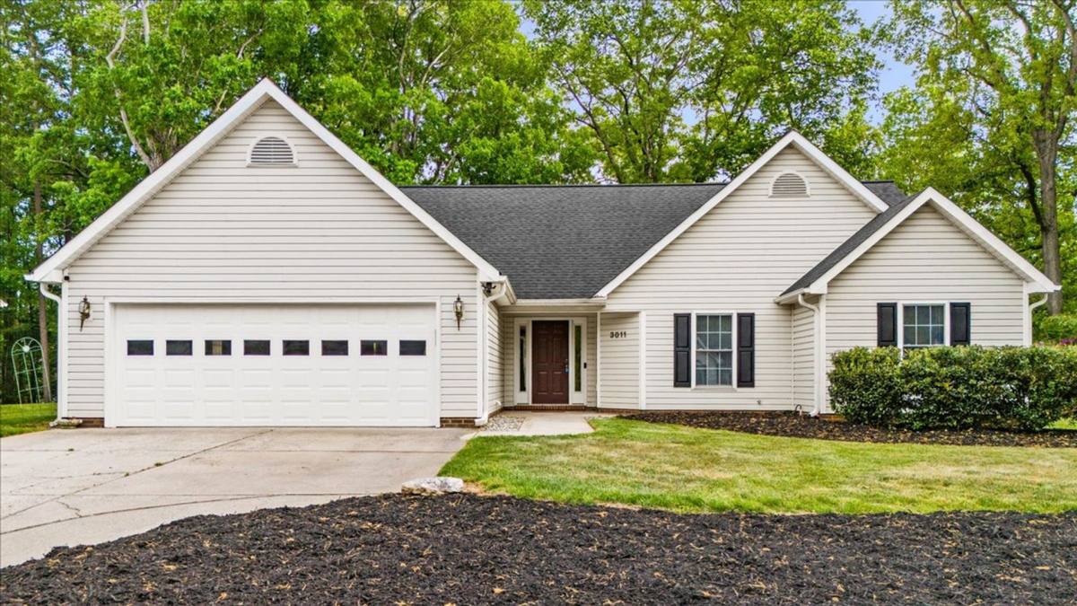 House for rent at 3011 Colony Dr, Jamestown, NC 27282