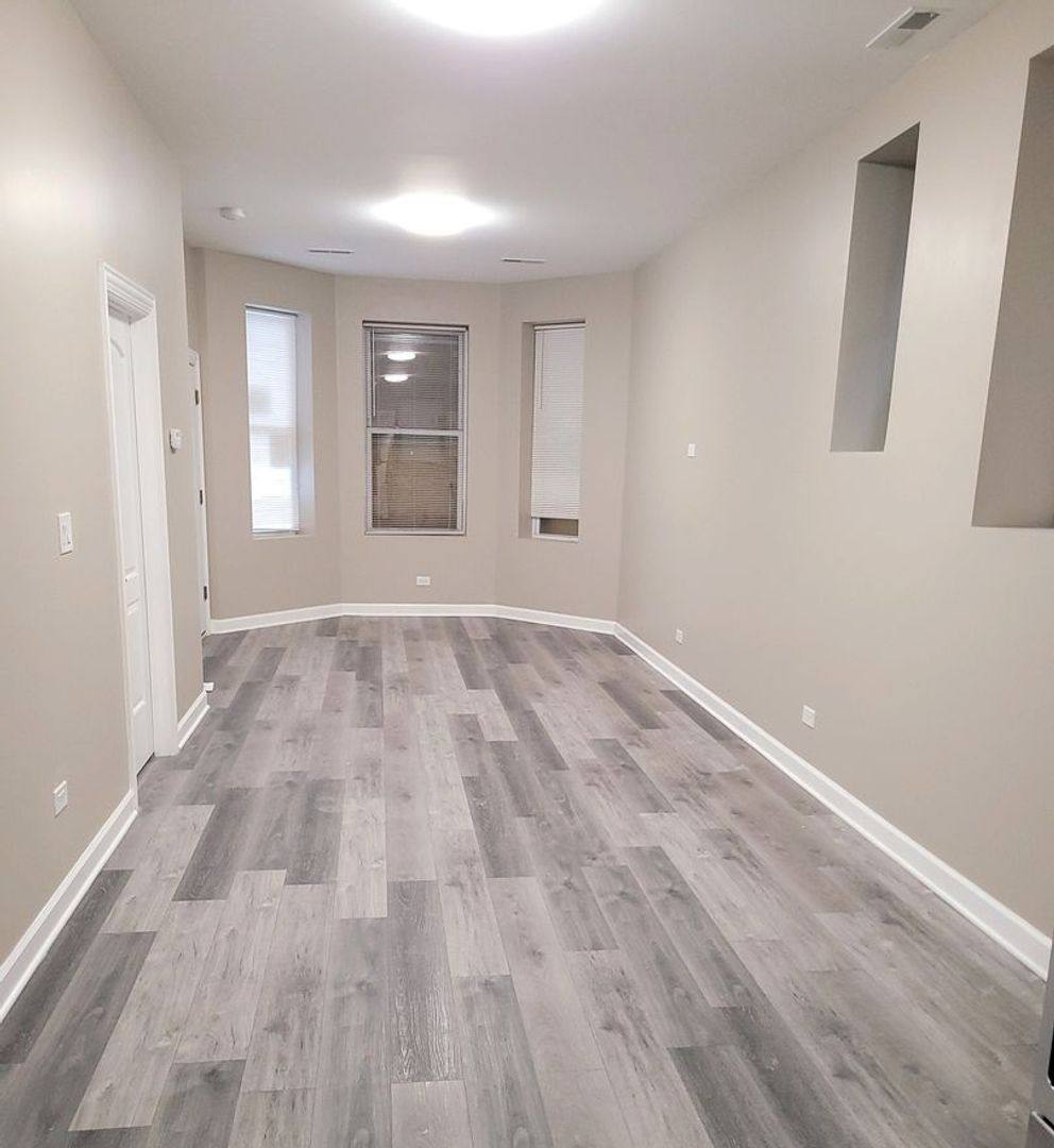 Apartment for rent at 2230 S Sawyer Ave, Chicago, IL 60623
