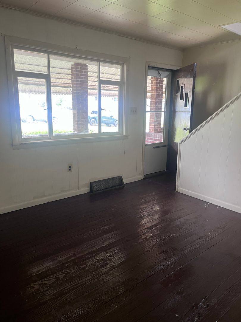 318 Spruce St, Vandergrift, PA 15690 - Apartment for Rent