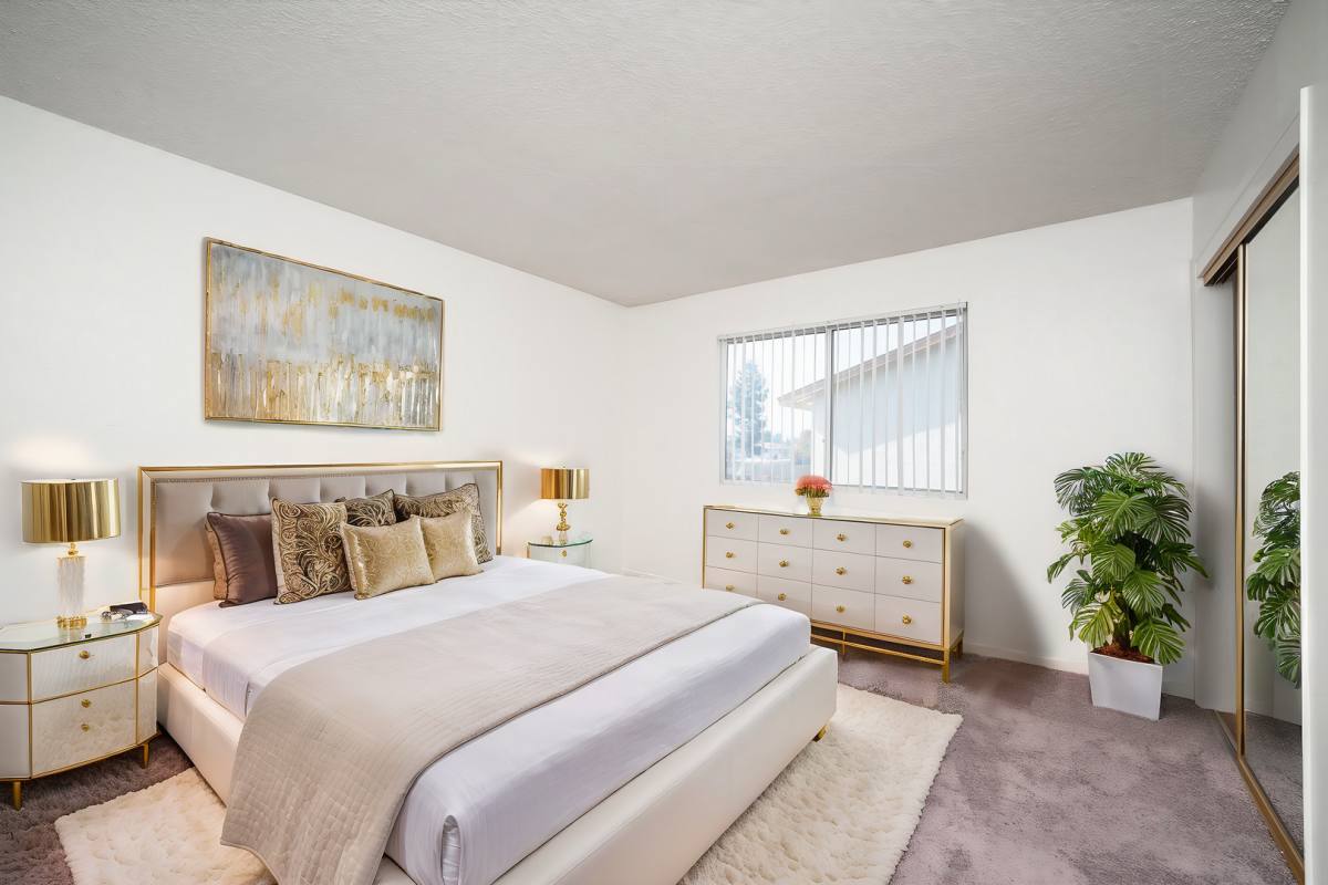 2704 Cornell St, Bakersfield, CA 93305 - Apartment for Rent