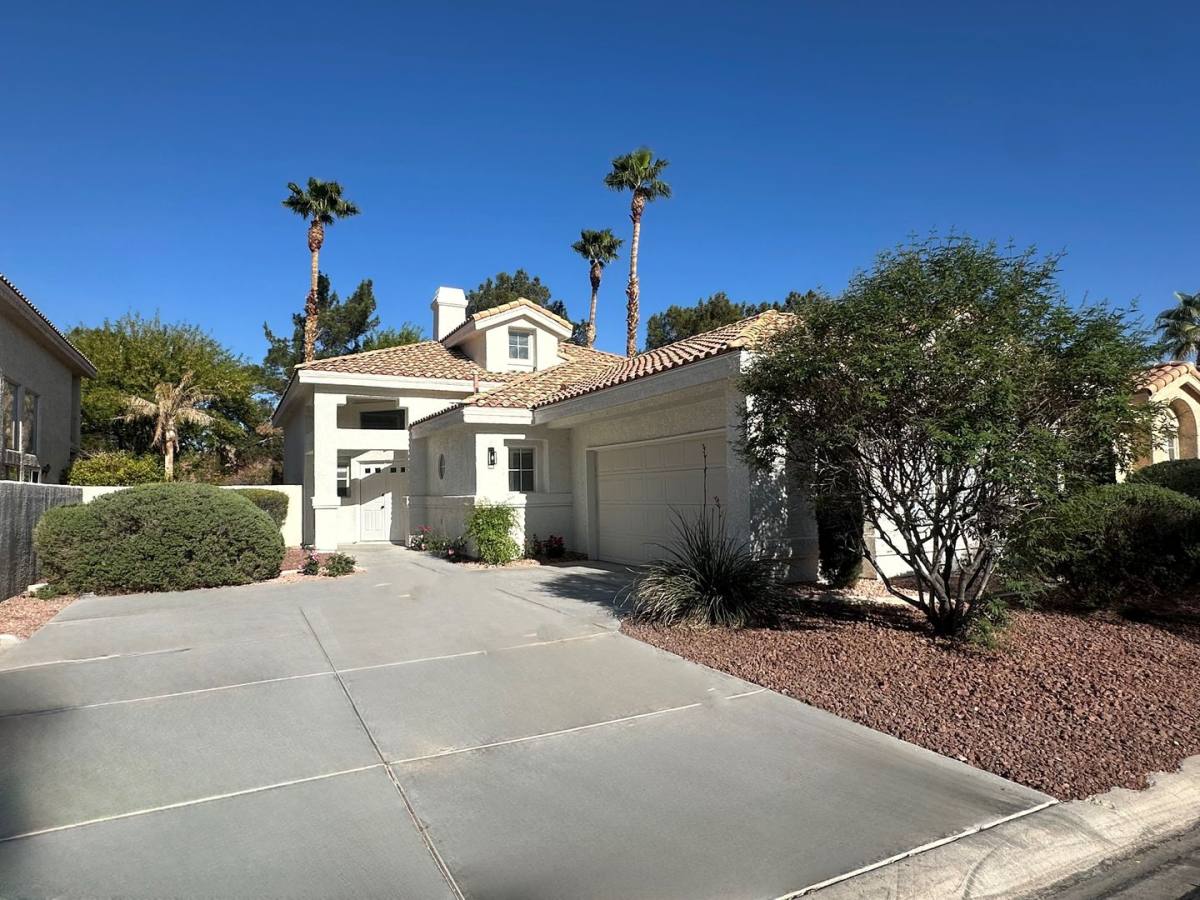 House for rent at 2536 Golden Sands Dr, Las Vegas, NV 89128