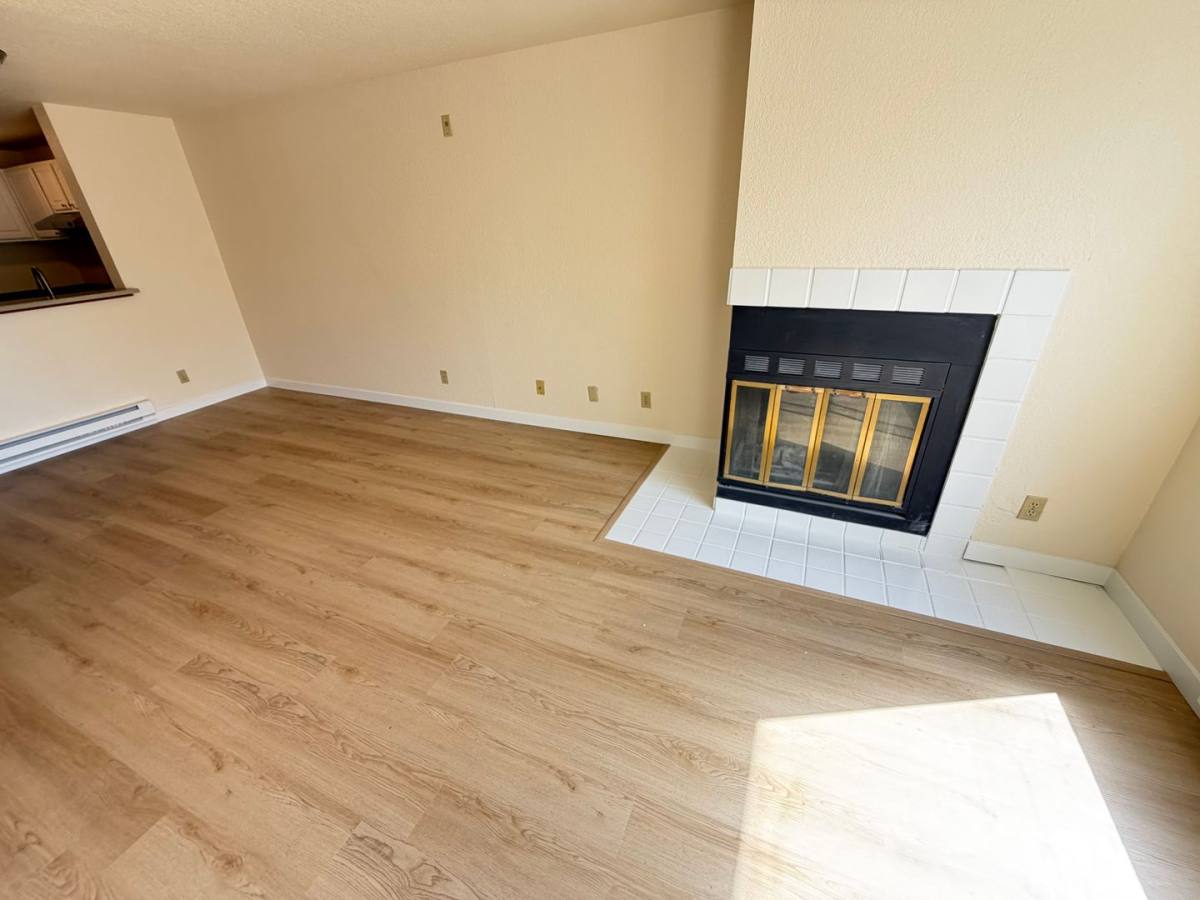 Apartment for rent at 11200 Greenwood Ave N, Seattle, WA 98133