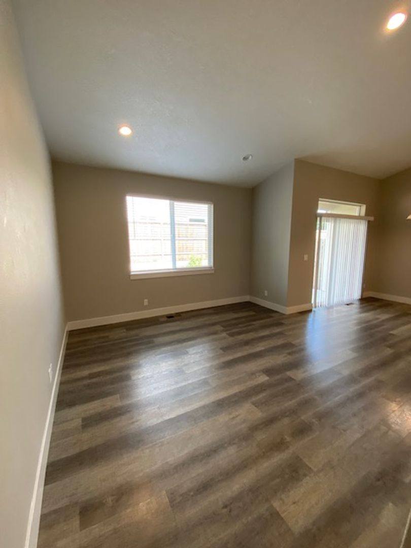 House for rent at 564 NE Cherry St, Sublimity, OR 97385