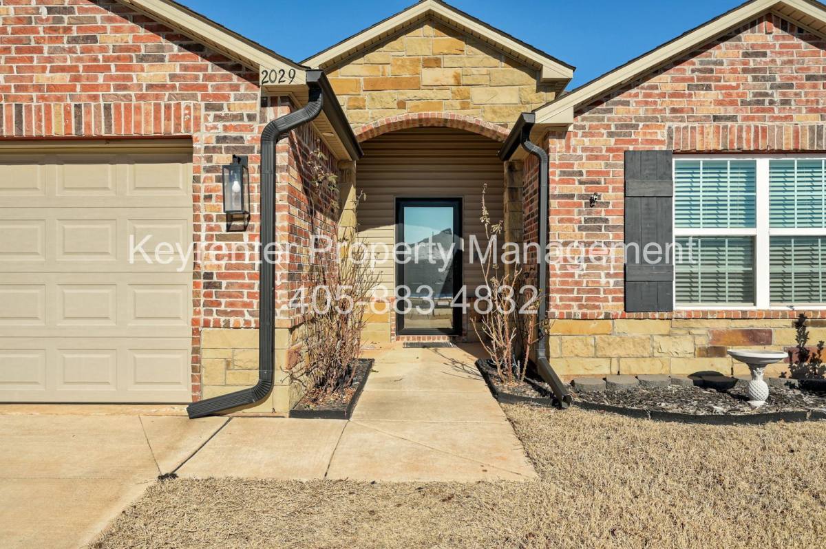 House for rent at 2029 W Antler Way, Mustang, OK 73064