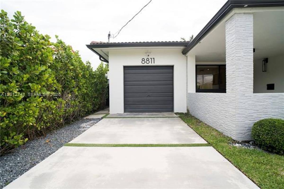 House for rent at 8811 Carlyle Ave, Miami Beach, FL 33154