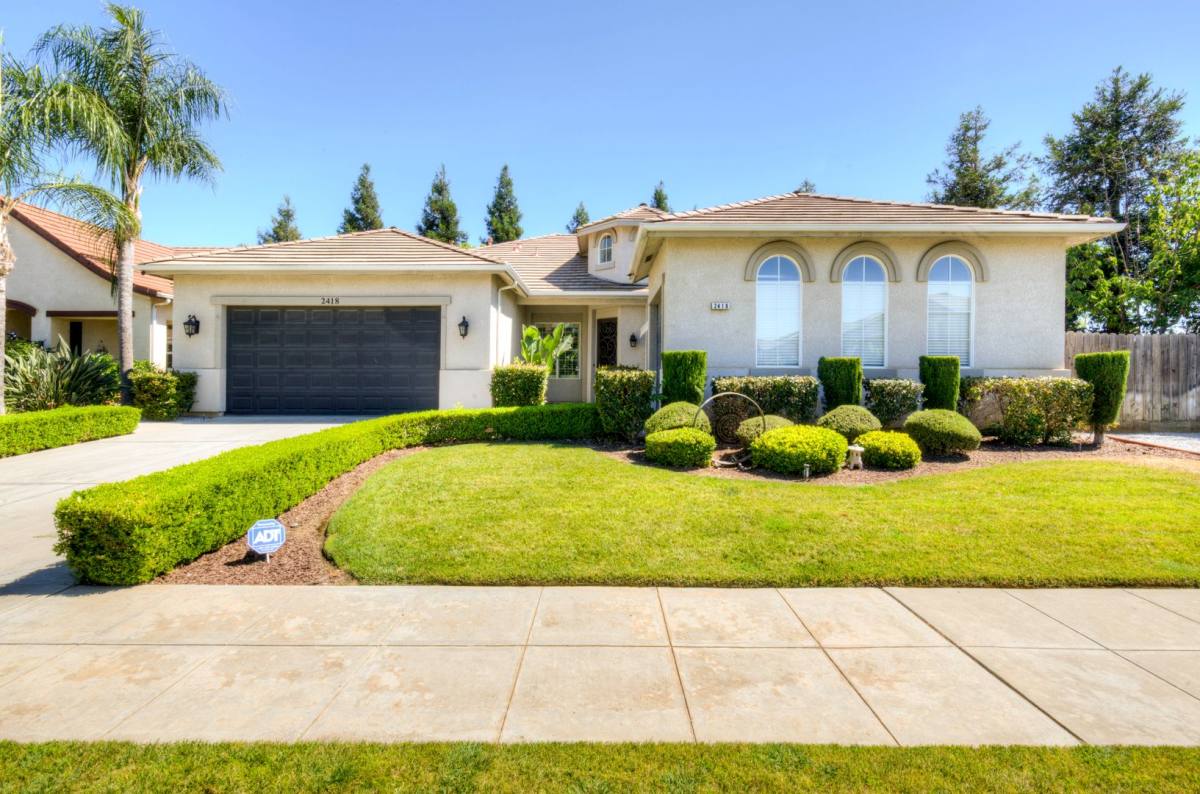 House for rent at 2418 Warner Ave, Clovis, CA 93611