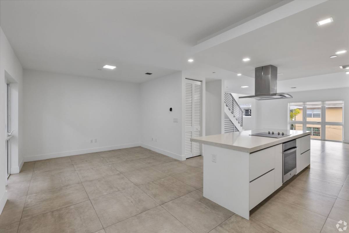 Townhouse for rent at 434 SW 10th St, Miami, FL 33130