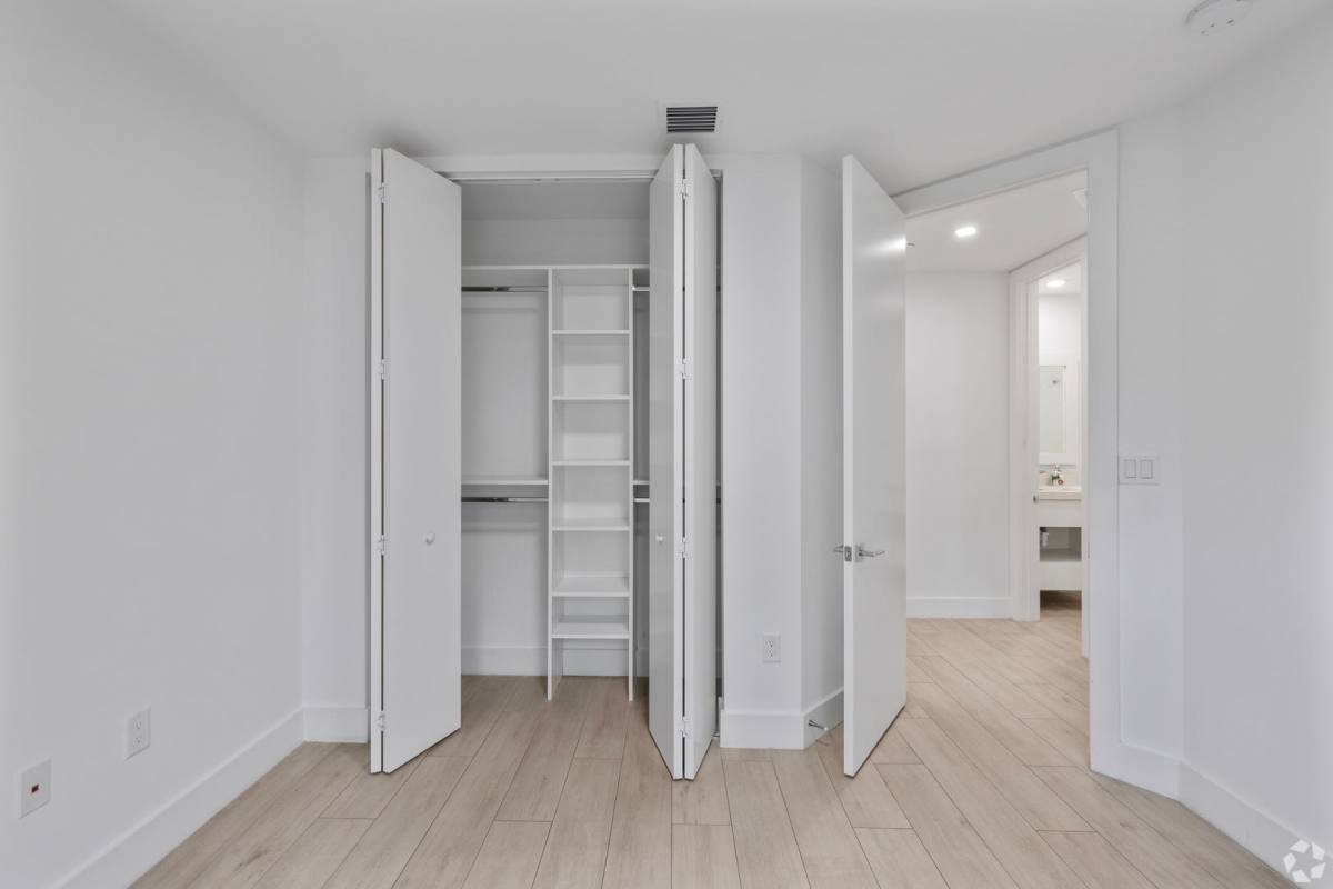 Townhouse for rent at 434 SW 10th St, Miami, FL 33130
