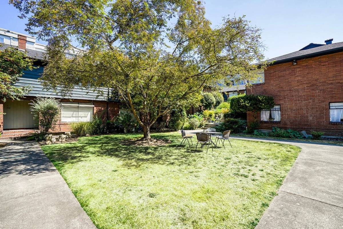 Townhouse for rent at 700-742 E Olive St, Seattle, WA 98122