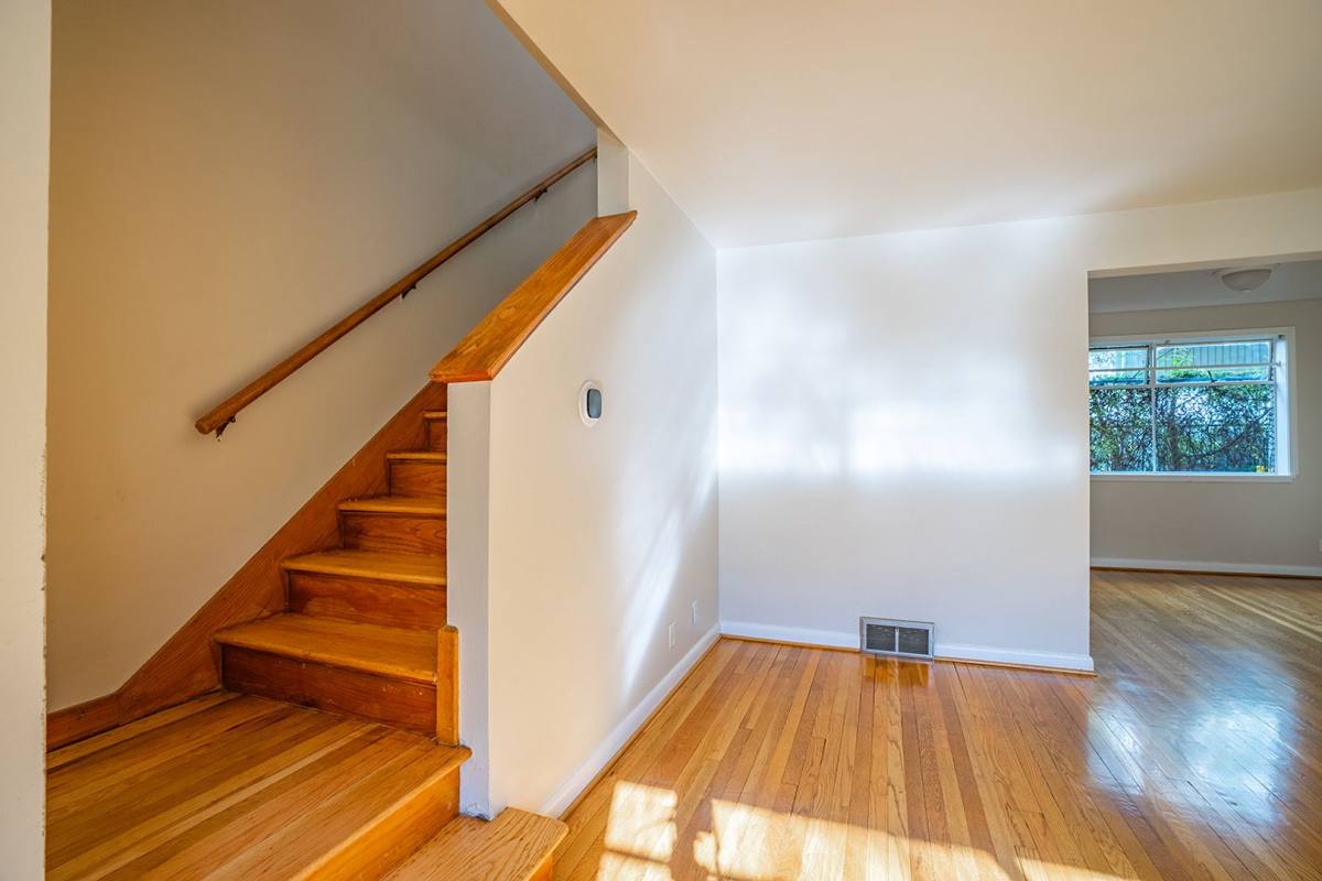 Townhouse for rent at 700-742 E Olive St, Seattle, WA 98122