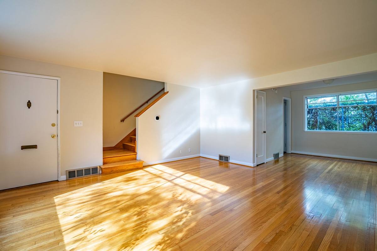 Townhouse for rent at 700-742 E Olive St, Seattle, WA 98122