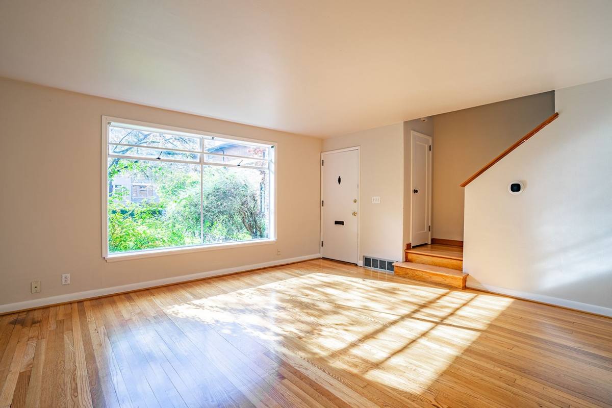 Townhouse for rent at 700-742 E Olive St, Seattle, WA 98122
