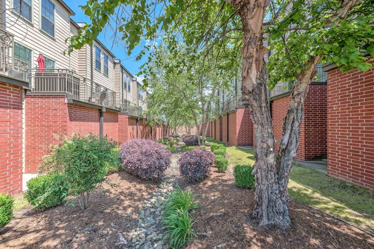 Apartment for rent at 109 N 3rd St, Fort Smith, AR 72901