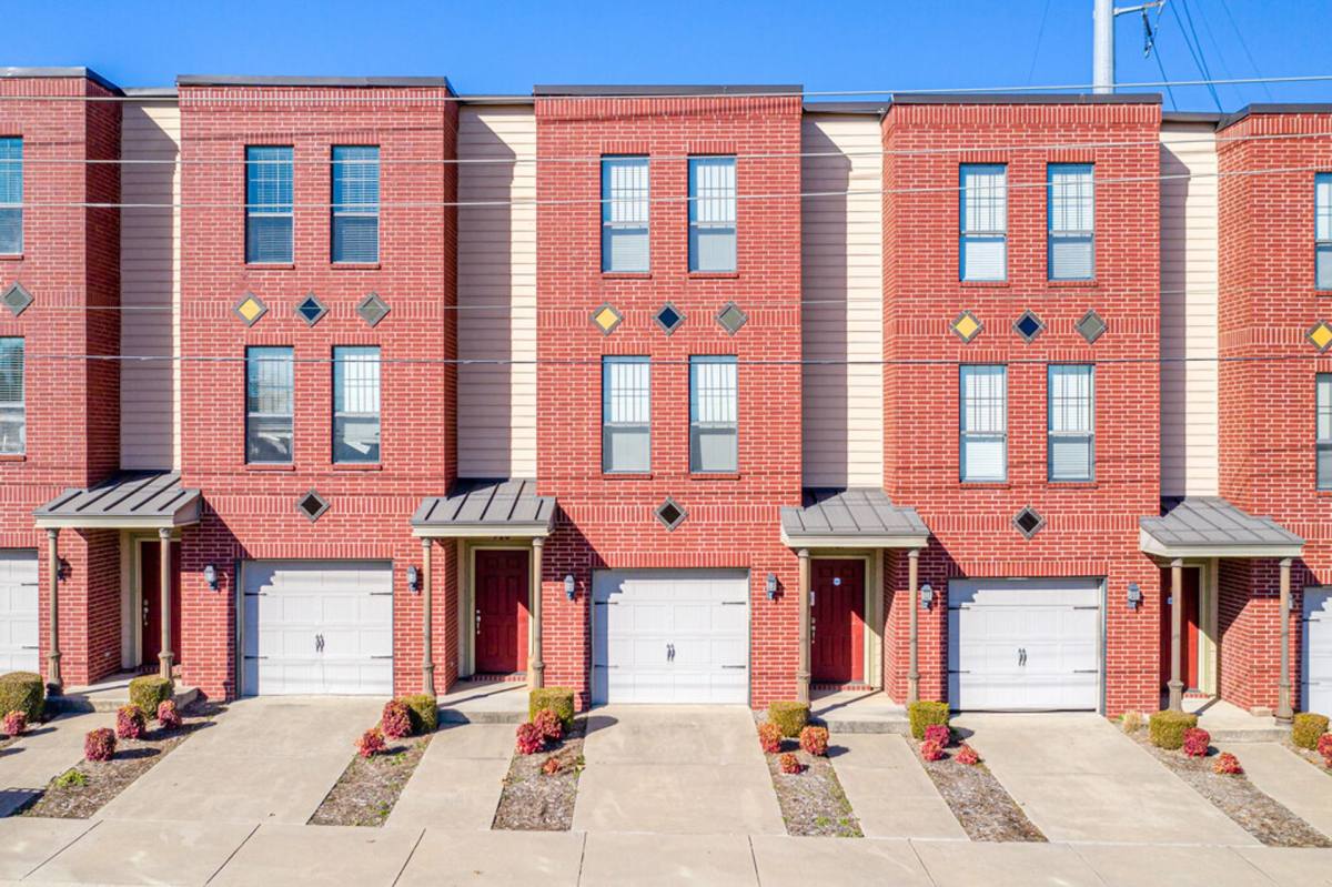 Apartment for rent at 109 N 3rd St, Fort Smith, AR 72901