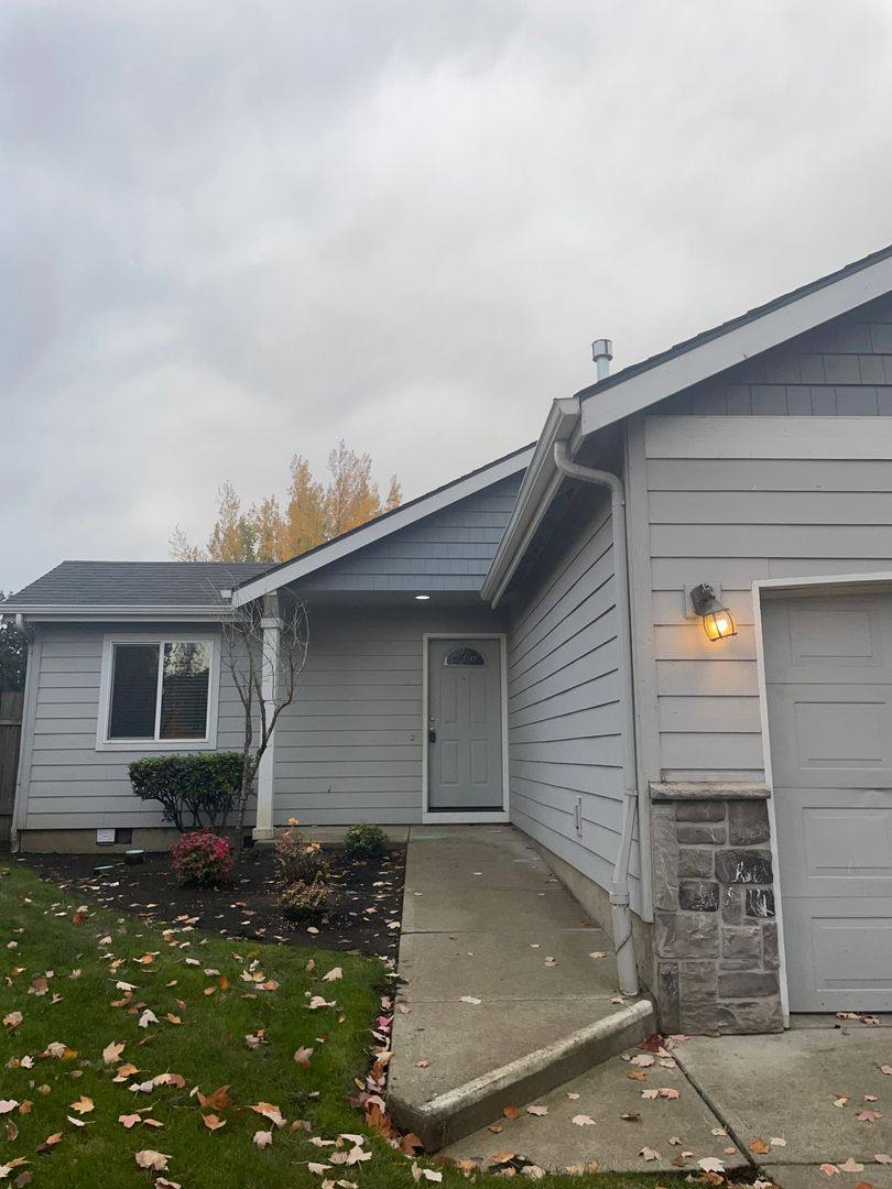 Apartment for rent at 3536-3538 Fisher Court NE, Salem, OR 97305