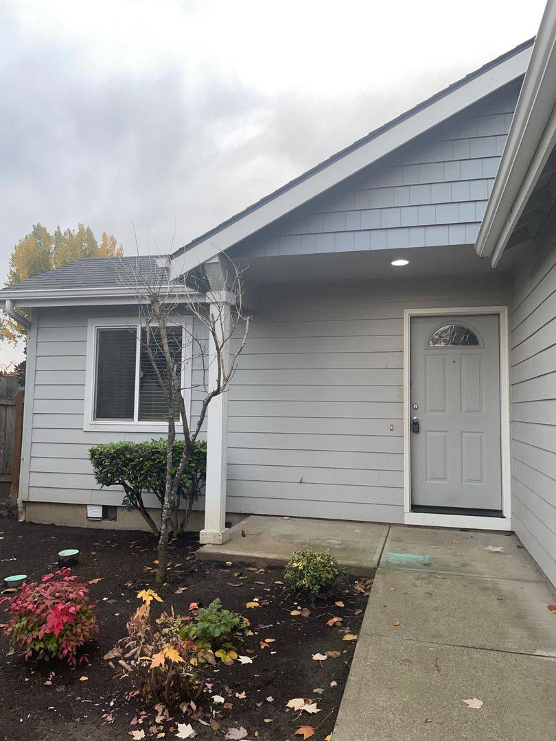 Apartment for rent at 3536-3538 Fisher Court NE, Salem, OR 97305