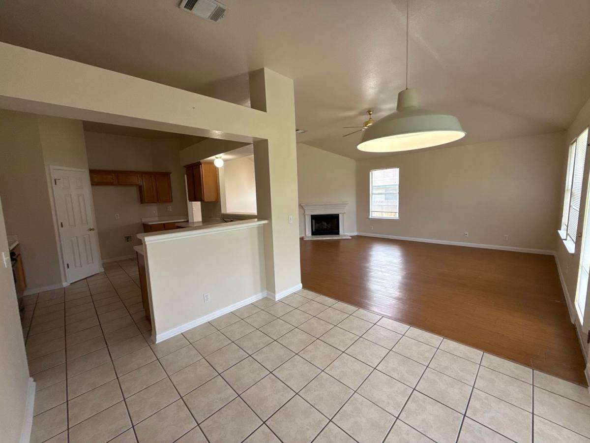 House for rent at 122 Little Lake Rd, Hutto, TX 78634