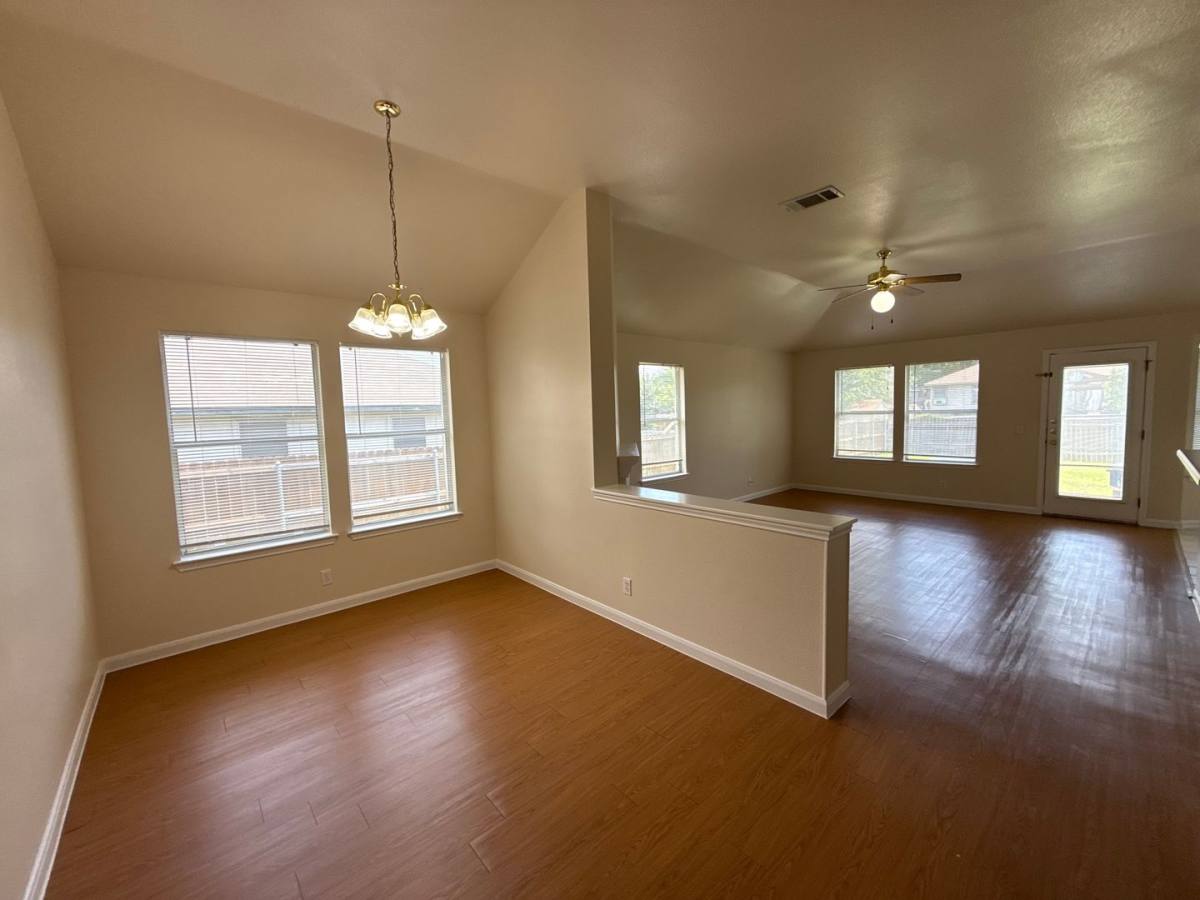 House for rent at 122 Little Lake Rd, Hutto, TX 78634