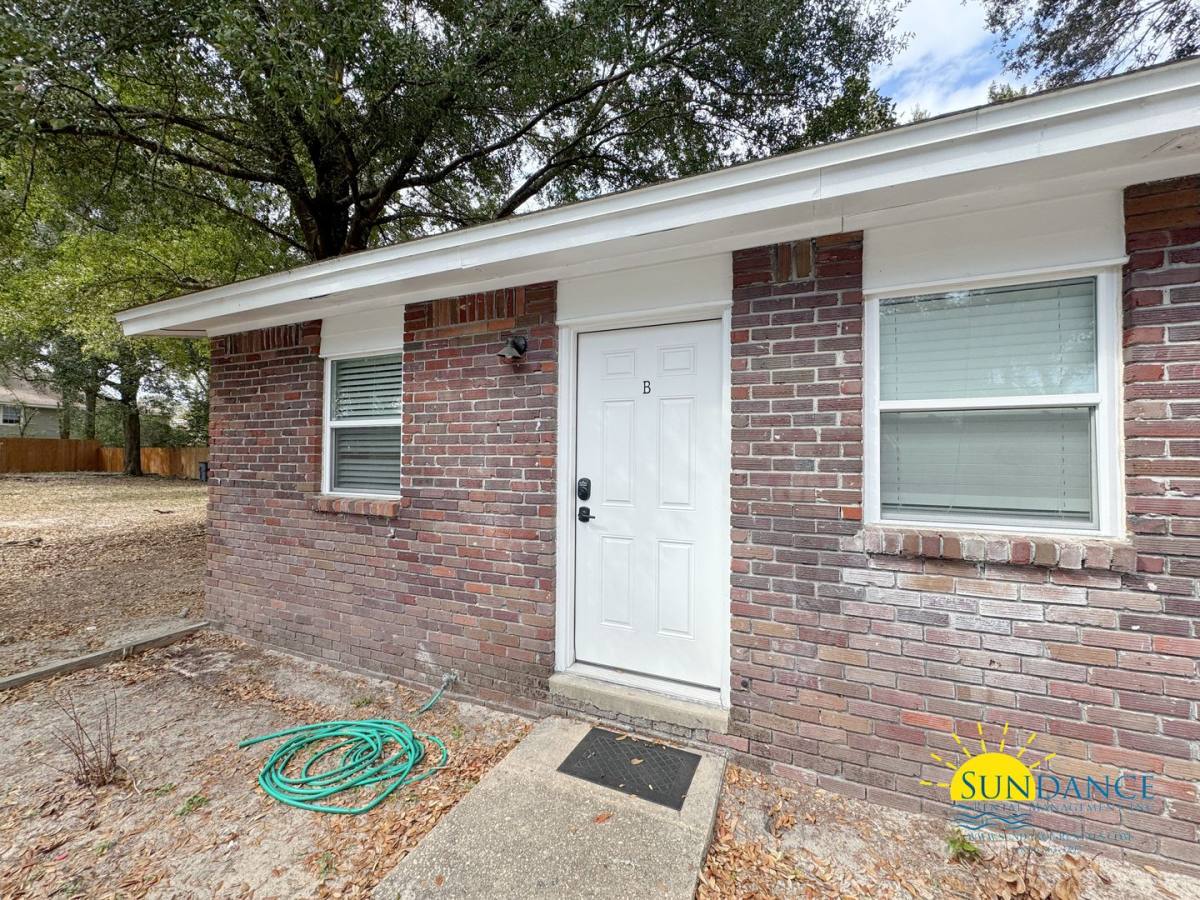 Apartment for rent at 110 Hawkins Rd, Fort Walton Beach, FL 32547