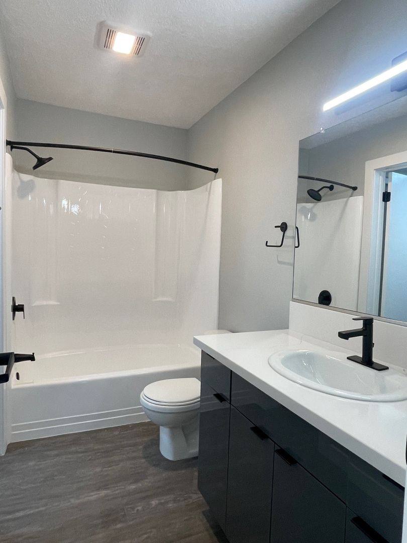 Apartment for rent at 9746 Park St, Bellflower, CA 90706