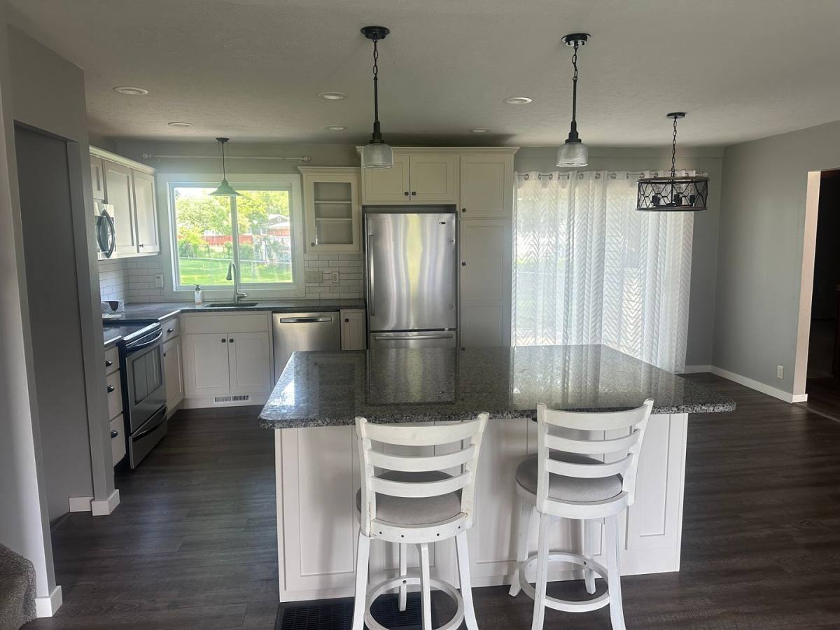 House for rent at 537 E Memorial Dr, Grand Island, NE 68801