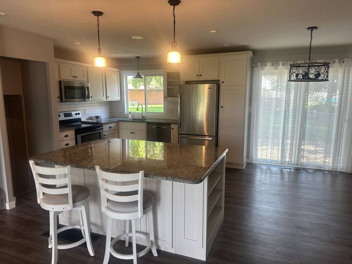 House for rent at 537 E Memorial Dr, Grand Island, NE 68801